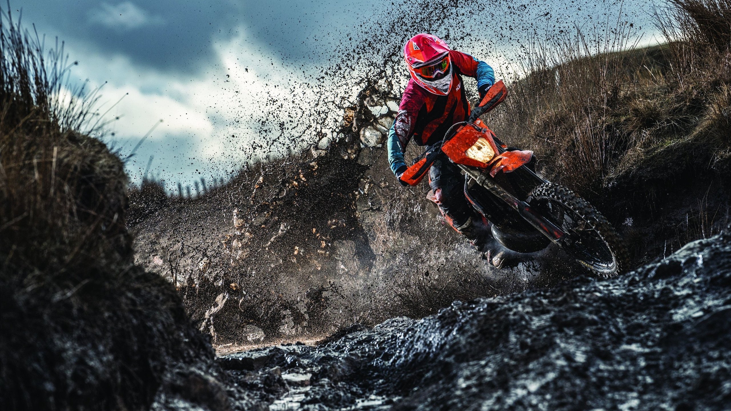 开云入口-拜仁边路强攻压迫博卡两翼，拜仁太强